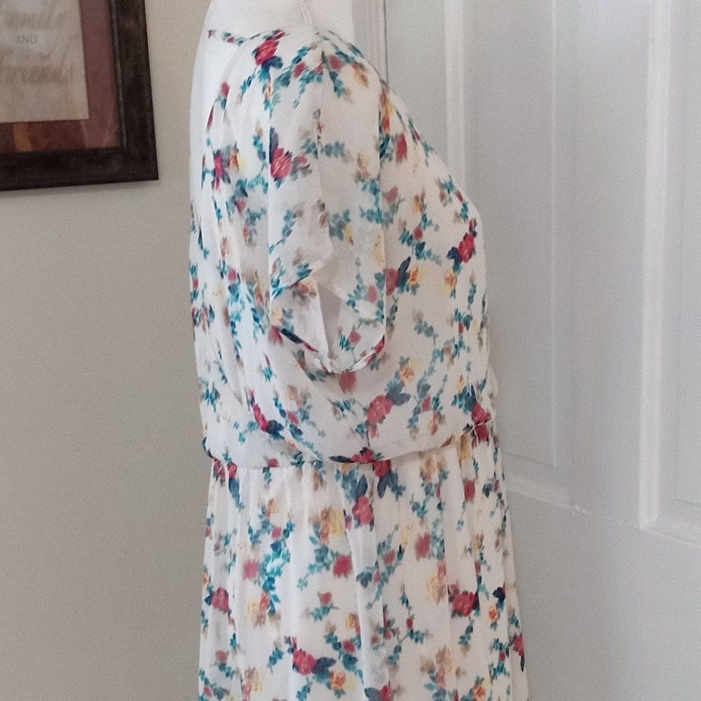 Women's Lovely Short Sleeve Wrap Detail Floral Mini Dress with Lining (Size M) - Picture 3 of 8